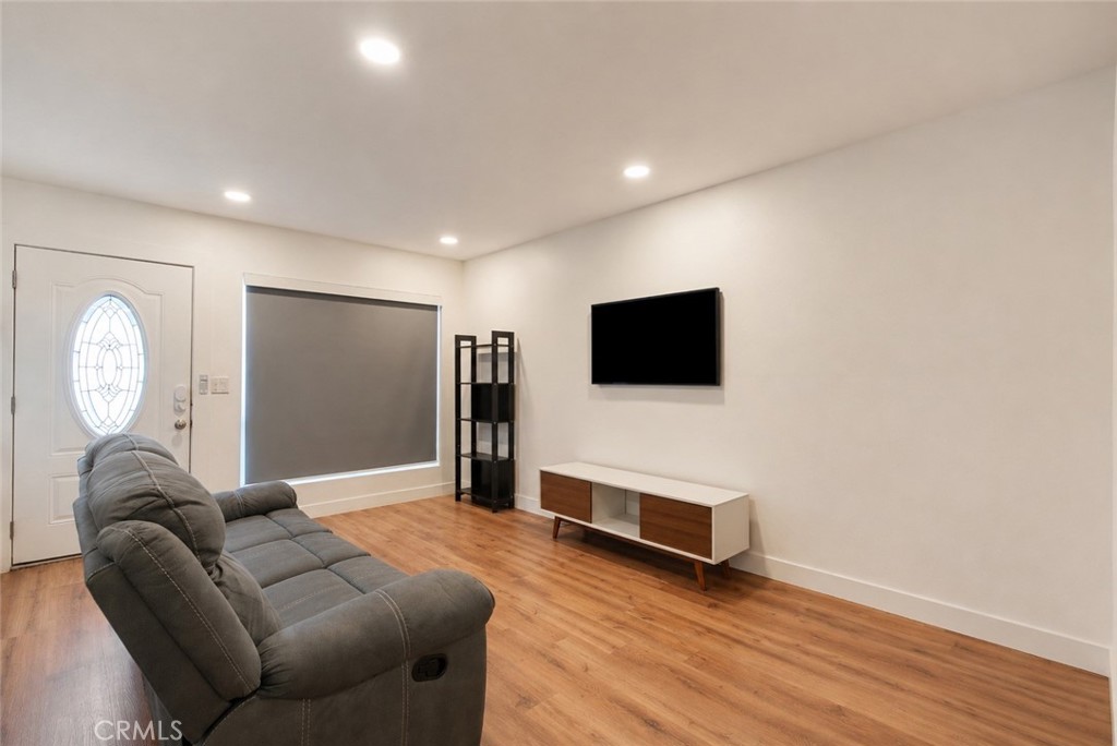 2900 Madison D22