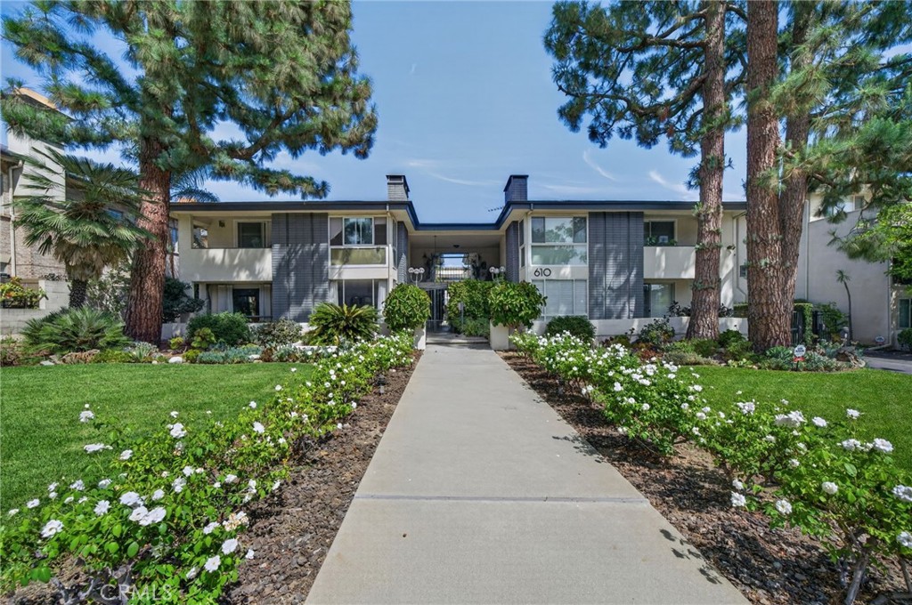 610 S Orange Grove Boulevard 5