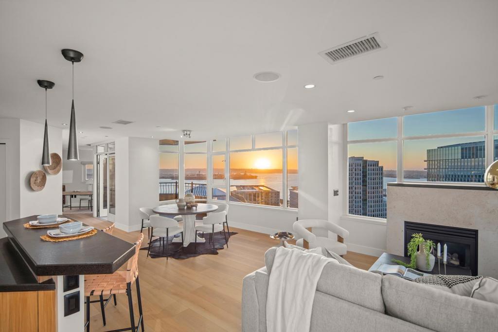 700 W Harbor 2101