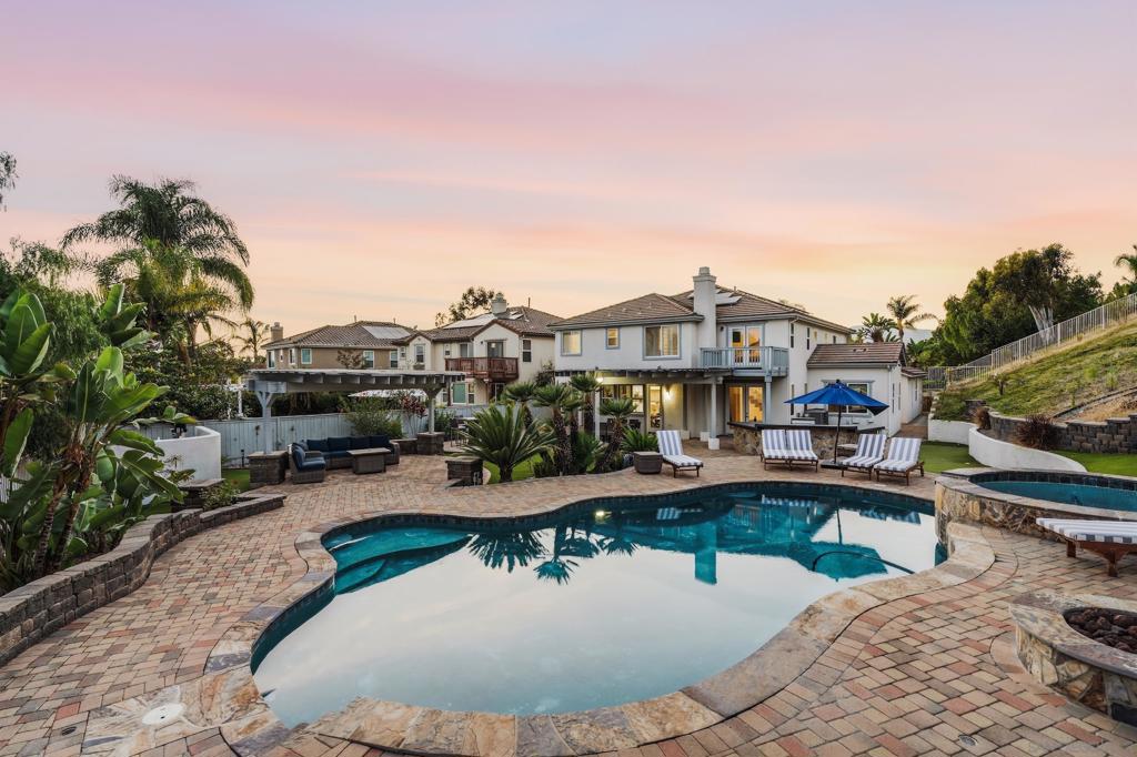 851 Shadow Ridge Pl