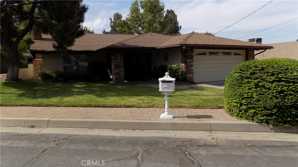 1733 Bonita Vista