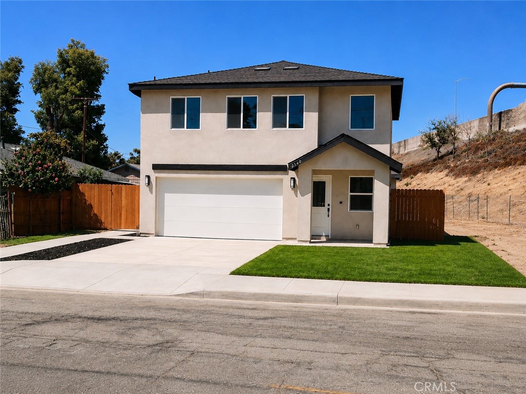 2140 N California