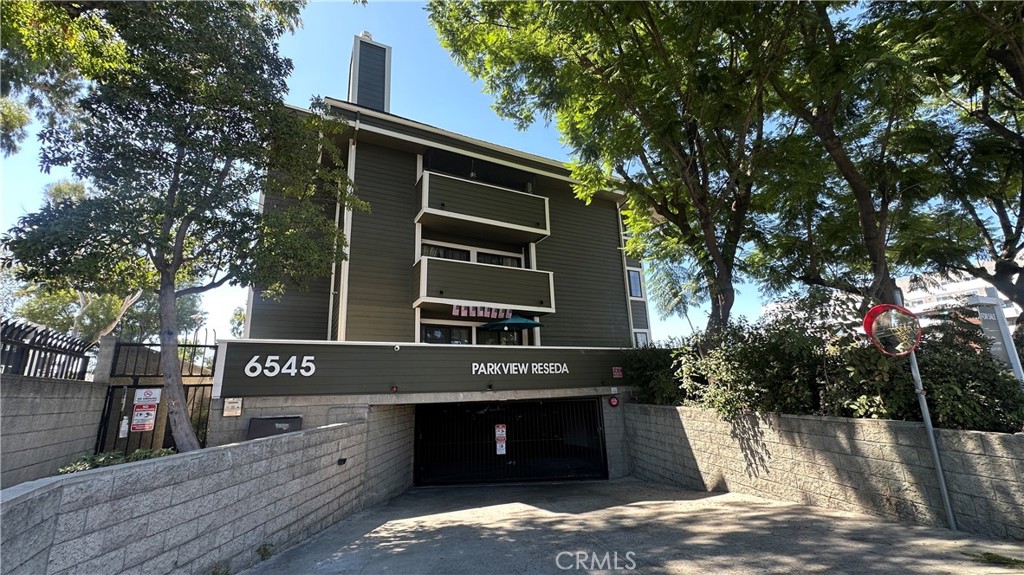 6545 Reseda Boulevard 24