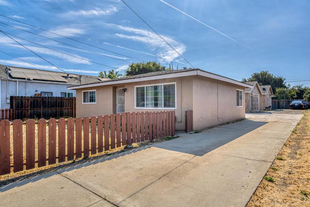 24 8th Street