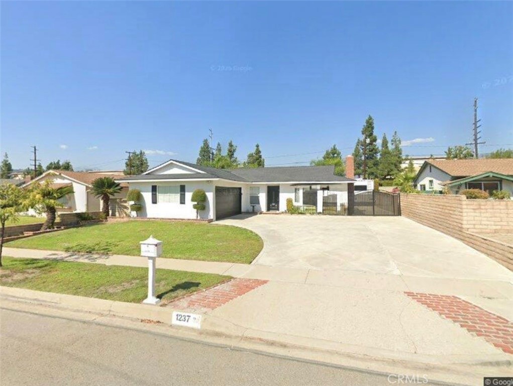 1237 Norgate Street