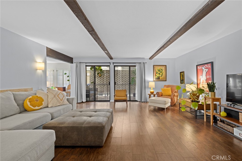 212 N Valley 3