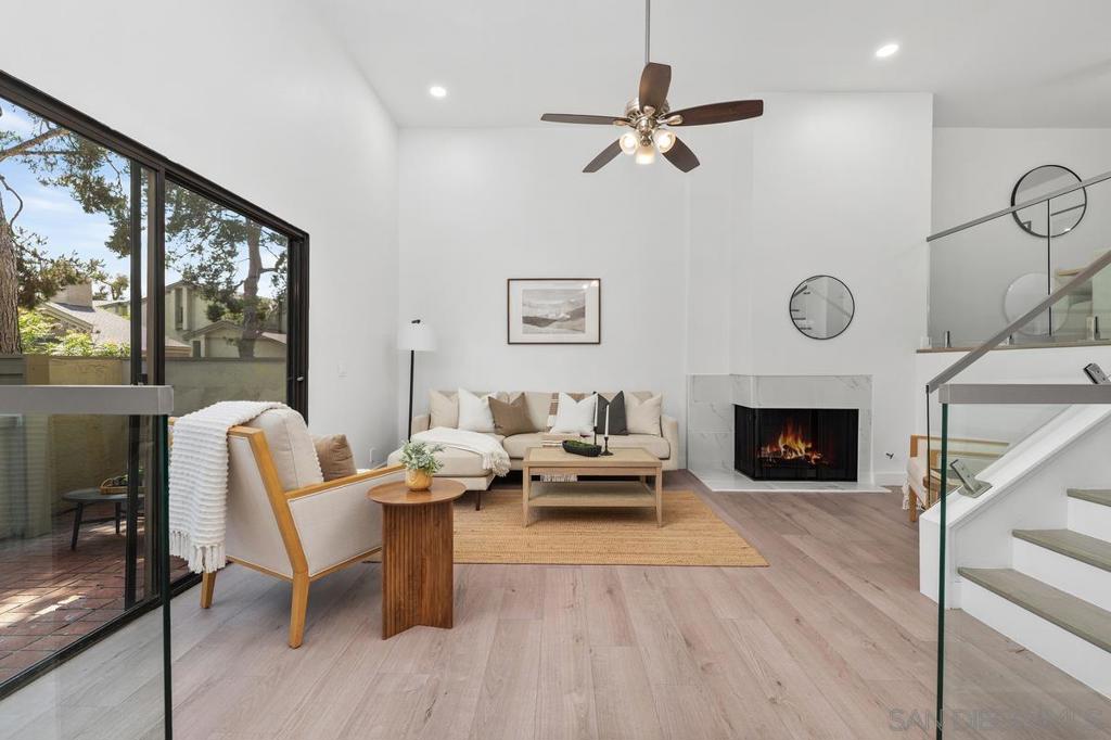 3324 Caminito Eastbluff 159