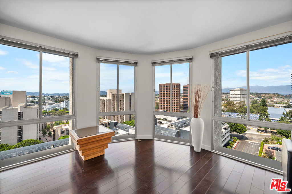 800 W 1st Street 1210