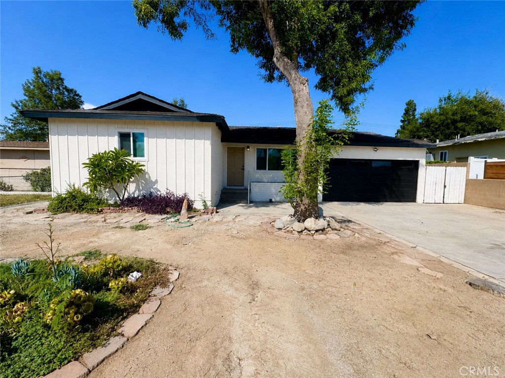 8214 Jadeite Ave