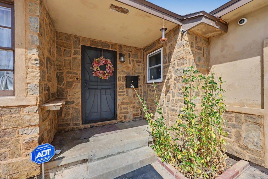4852 Elsa Road