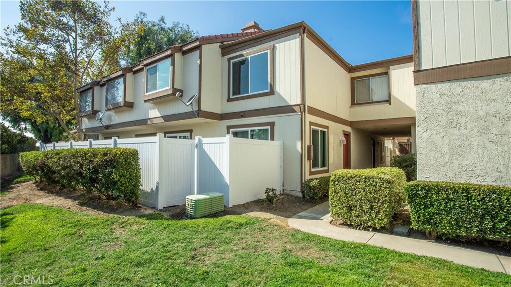 1216 S Cypress D