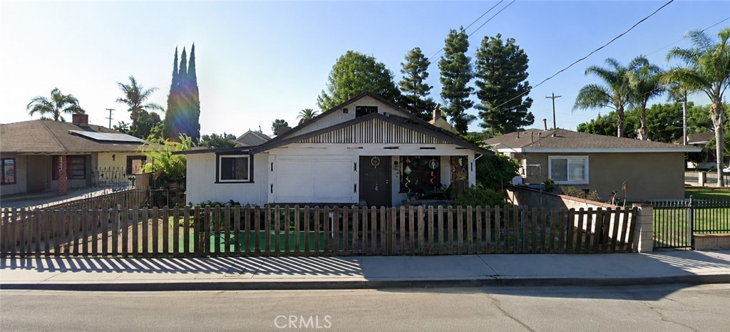 1086 W 12th