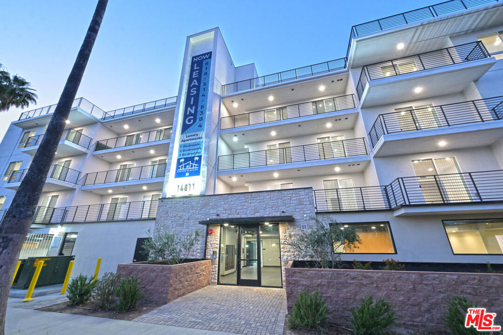 14811 Erwin Street 506