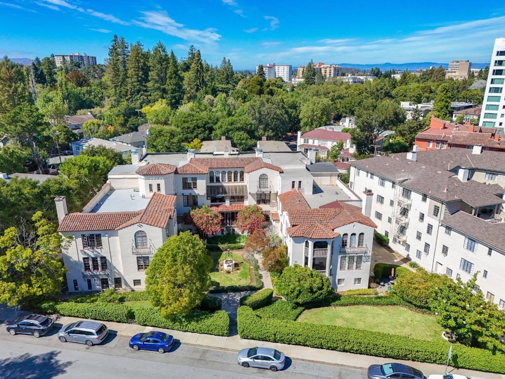 212 Eaton Road 1
