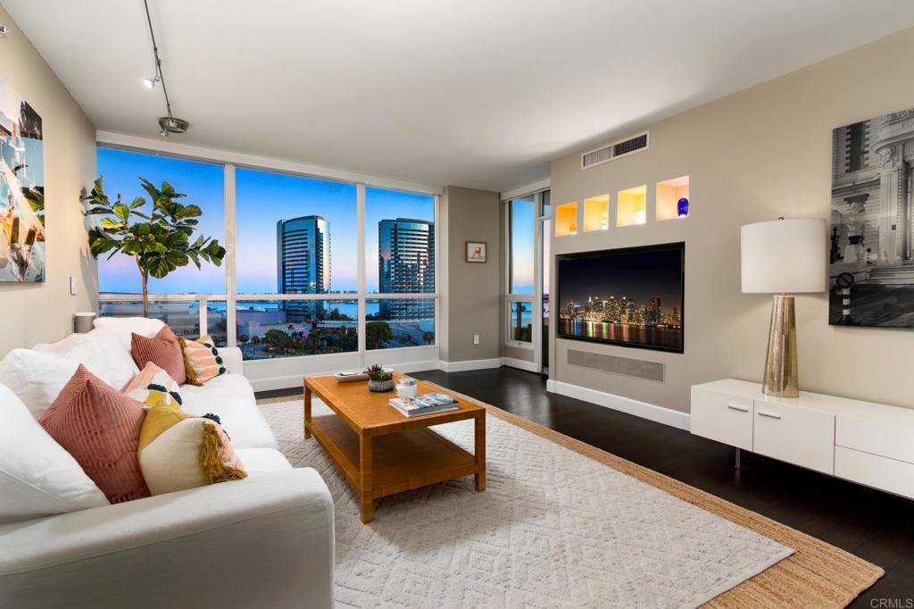 555 Front Street 1103