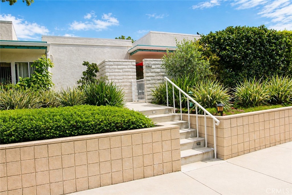 950 Avenida Carmel G