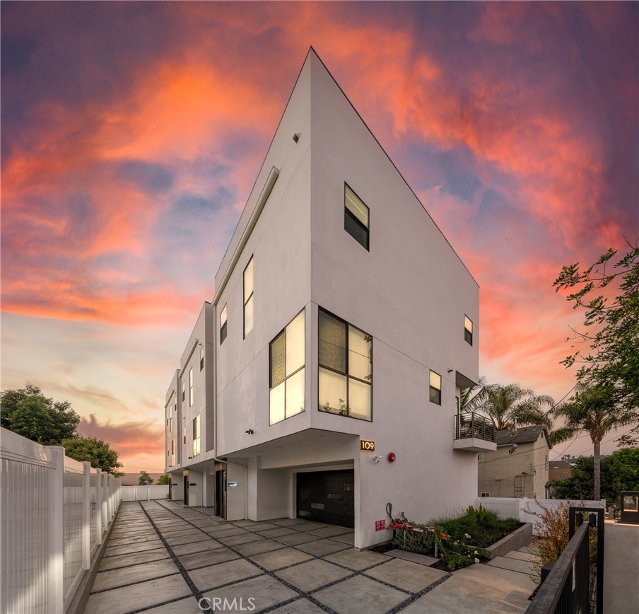 109 N Westlake Avenue 3