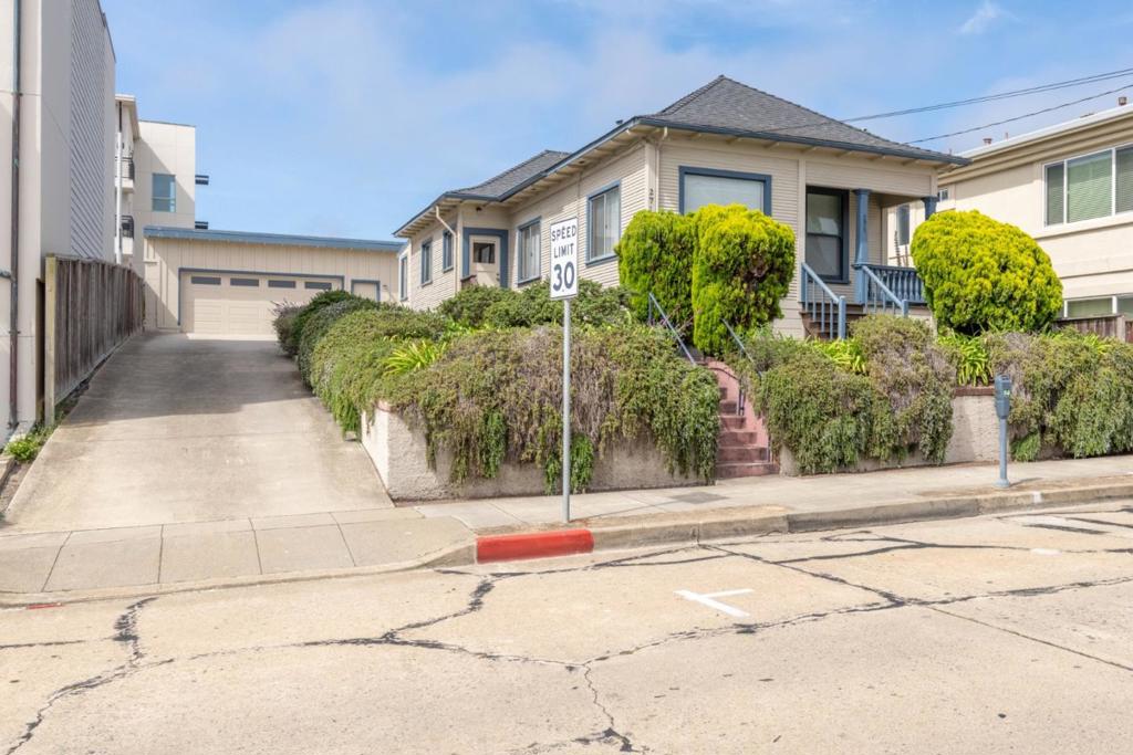 271 Foam Street