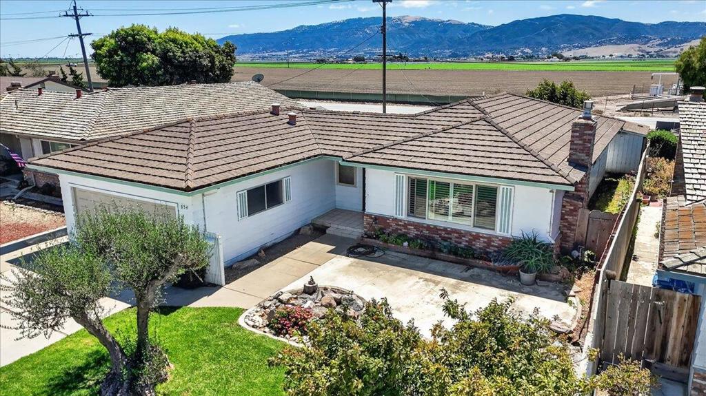 654 La Mesa Drive