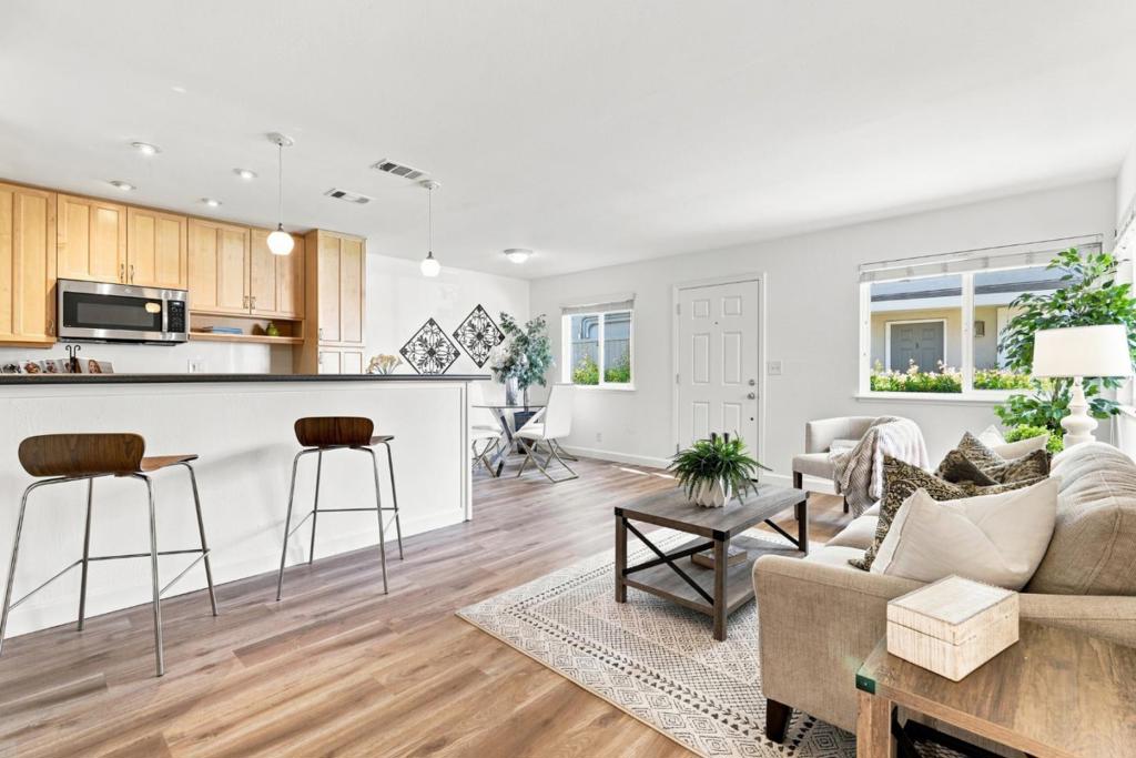 2320 Samaritan Place 3