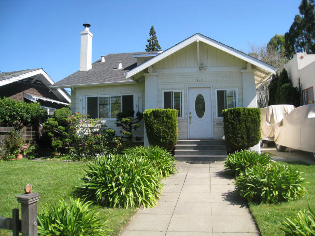 1435 EDGEHILL Drive