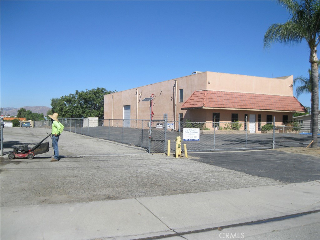 1262 S Santa Fe