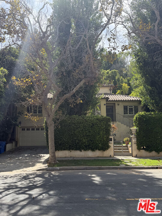 1035 Westholme Avenue
