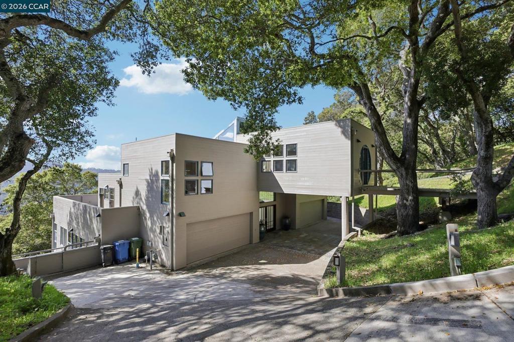 319 Tappan Terrace