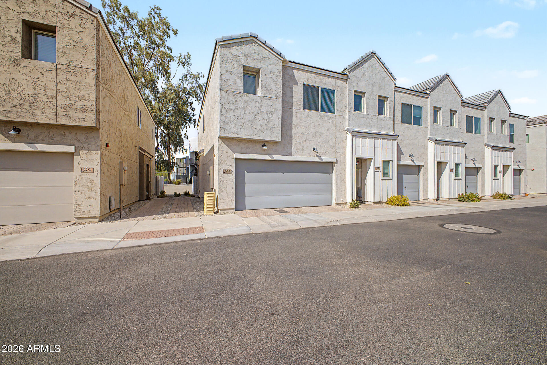 2280 W HARMONT Drive, Phoenix, AZ 85021