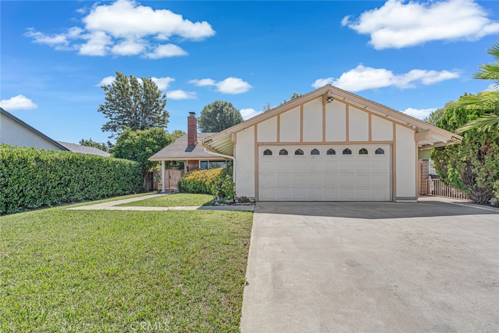 3765 Valle Vista