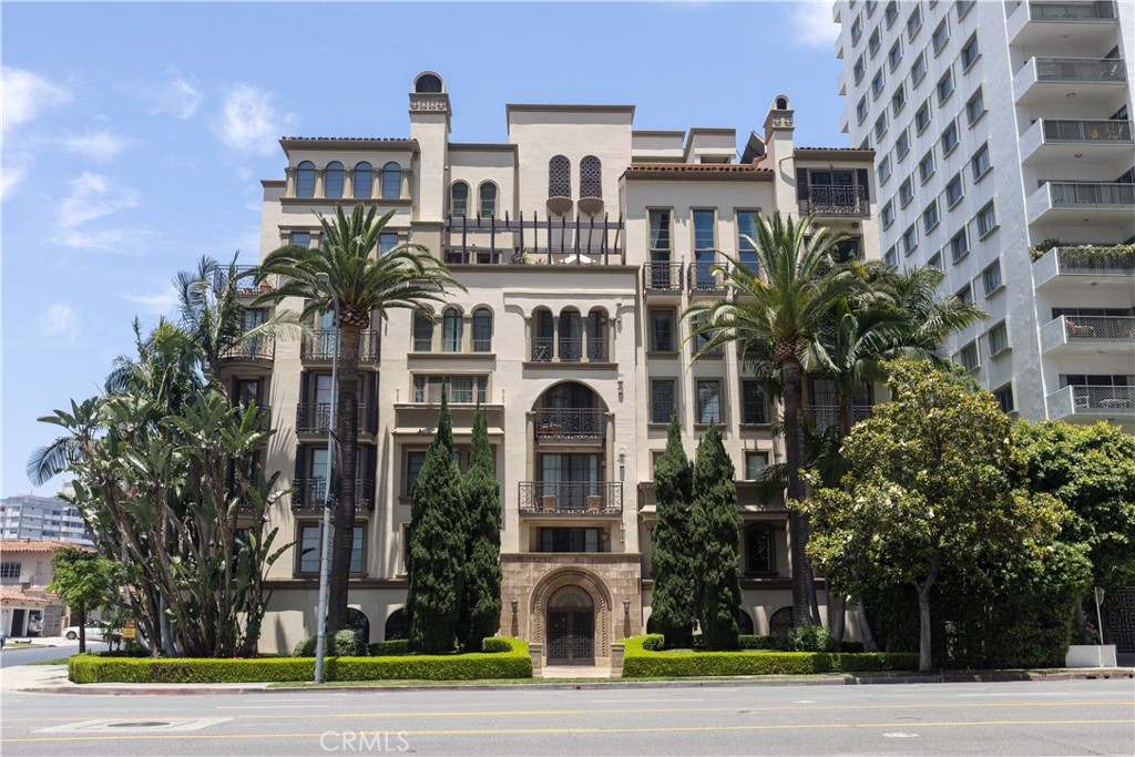 10795 Wilshire Boulevard 402