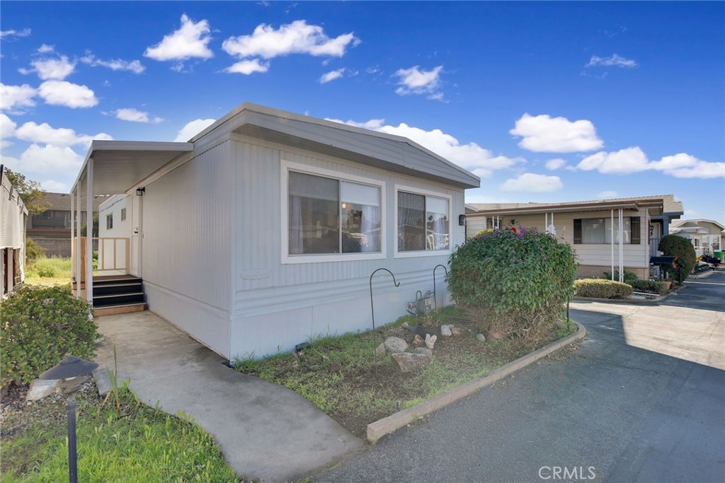 840 E Foothill Boulevard 27