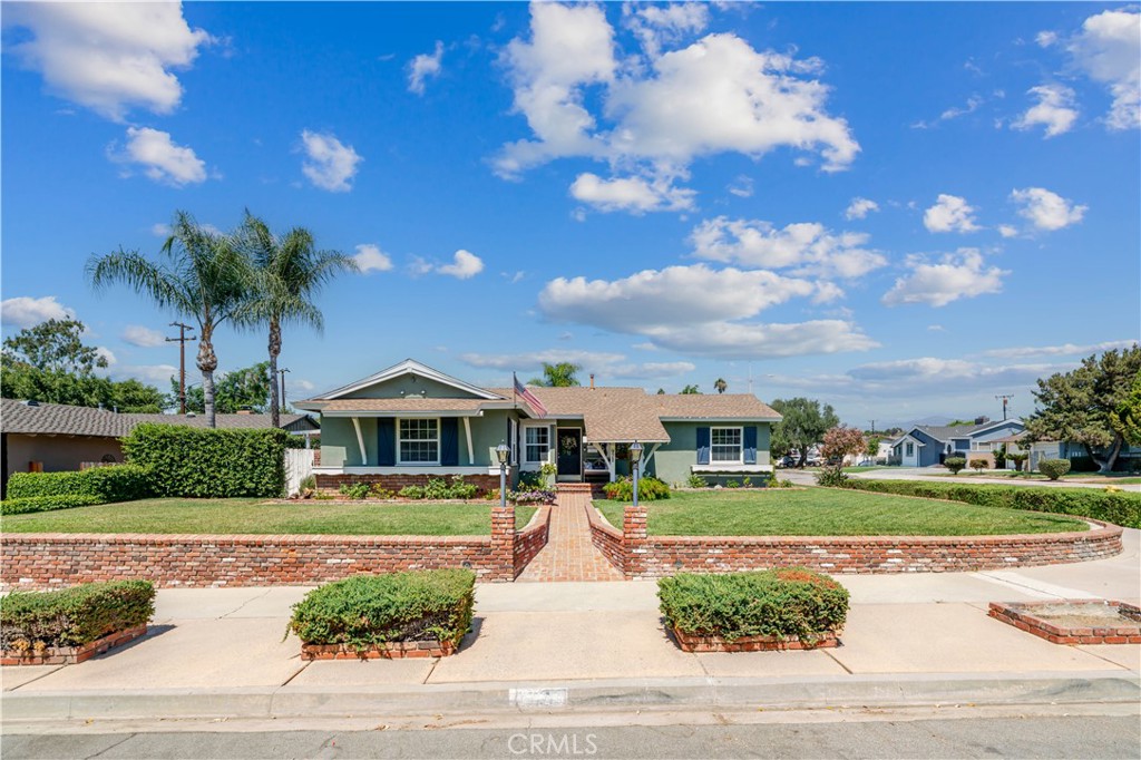 971 E Wanamaker Drive