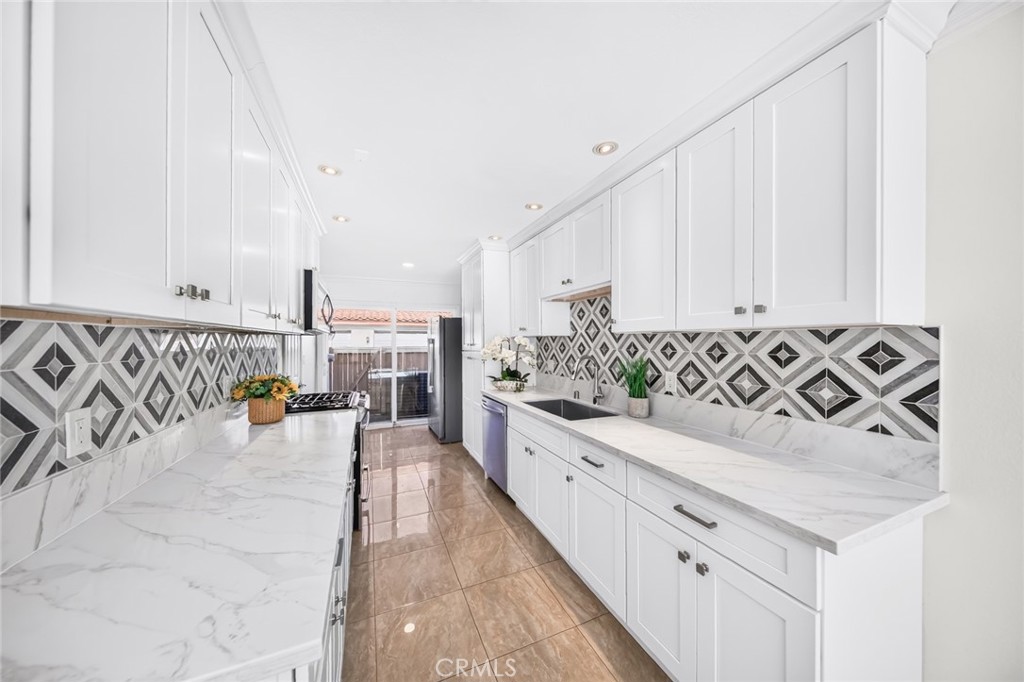 3442 Del Amo