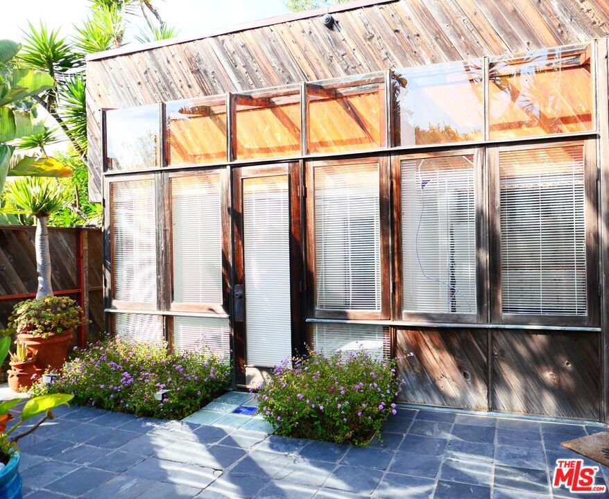 6456 Surfside Way Apt.