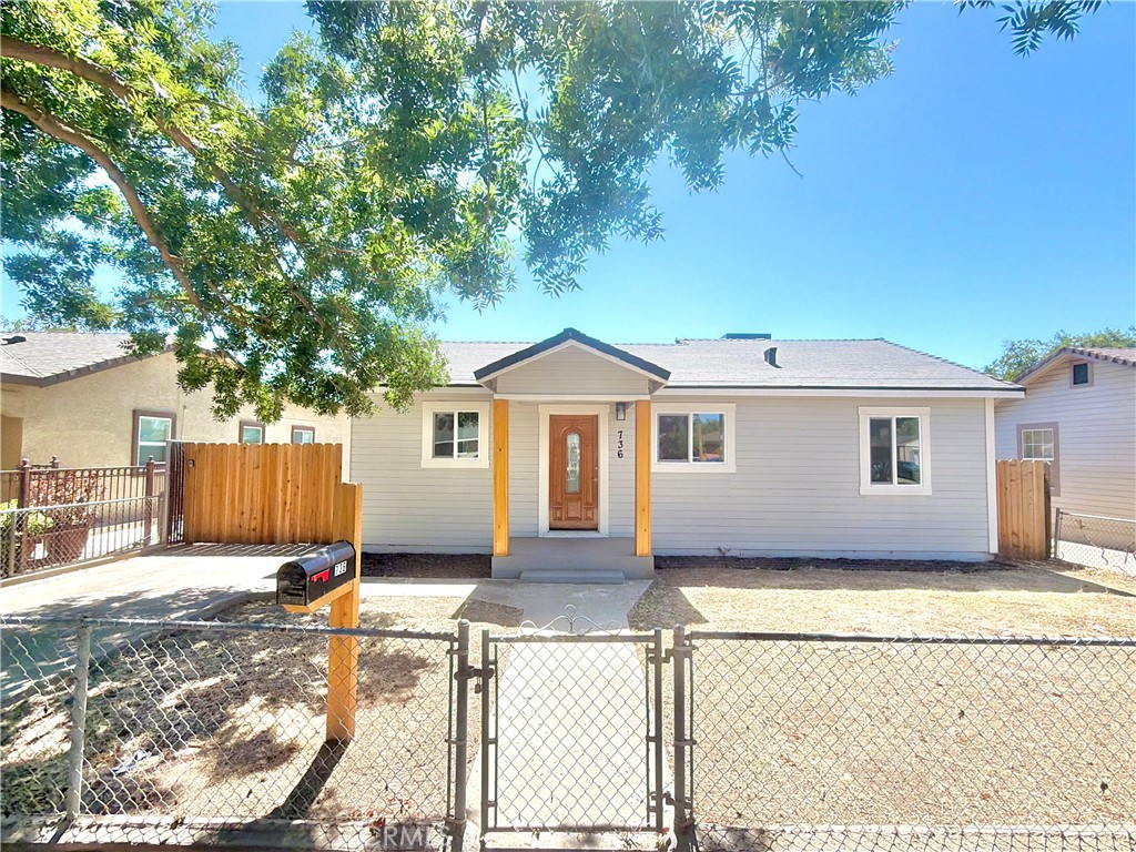 736 W 9th