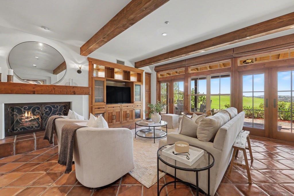 7929 Entrada De Luz East