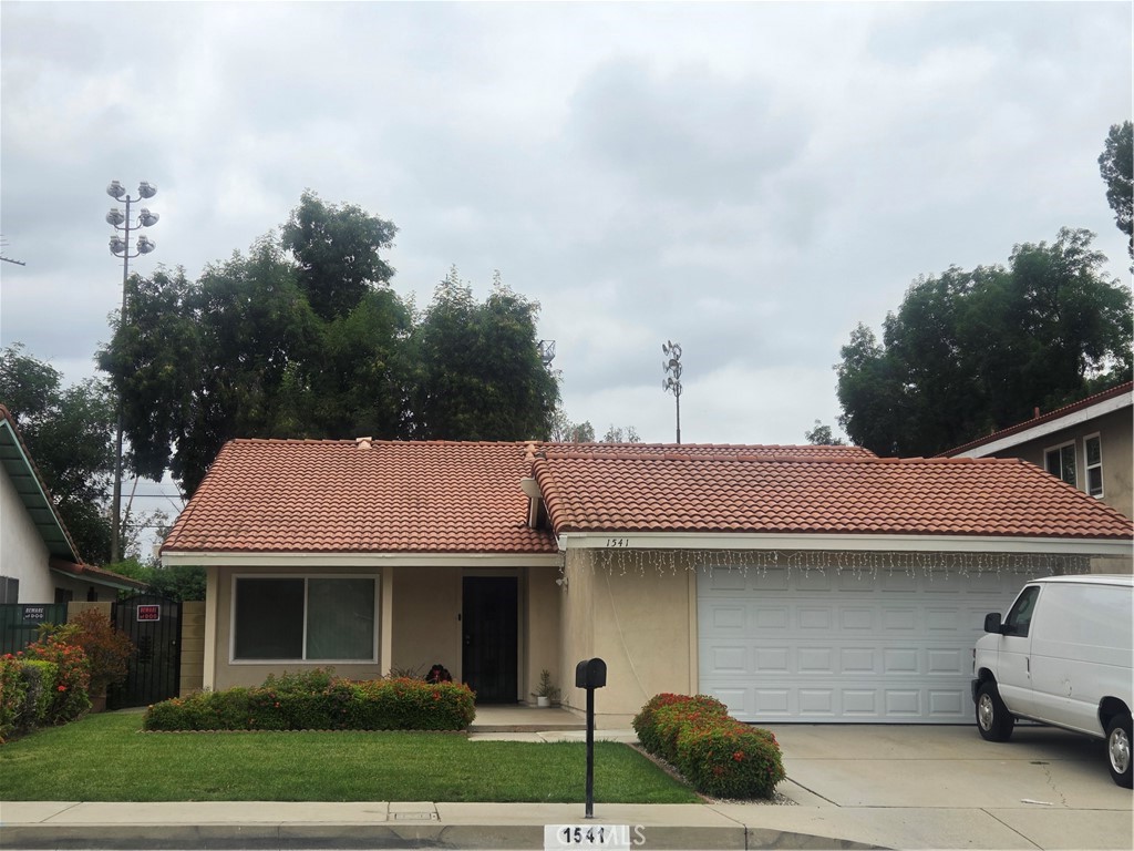 1541 Sekio Avenue