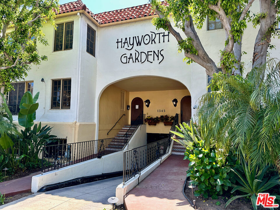1345 N Hayworth Avenue 212