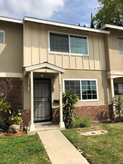 404 N Cerritos