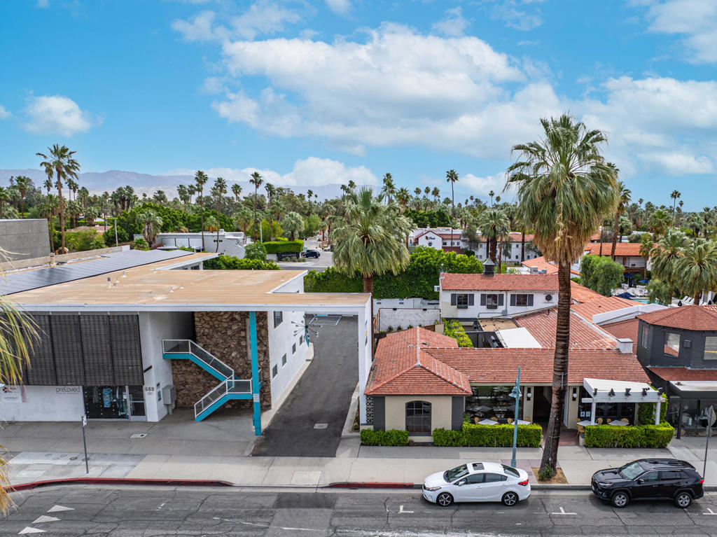 664 668 Palm Canyon Drive