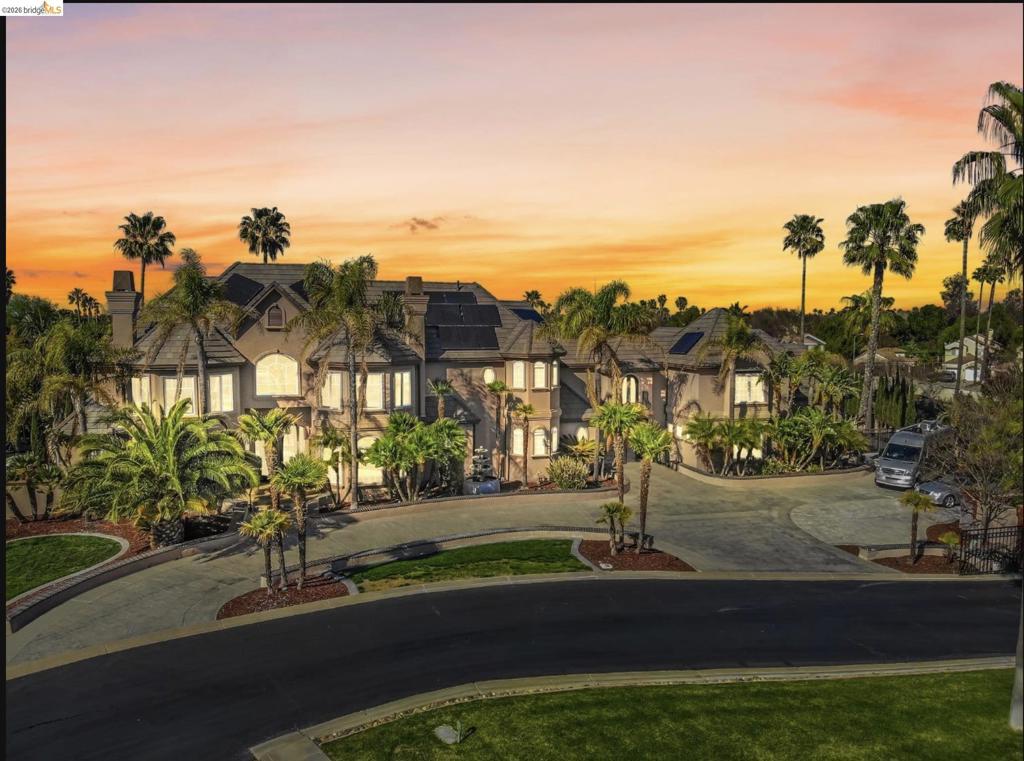 2200 Sunset Point