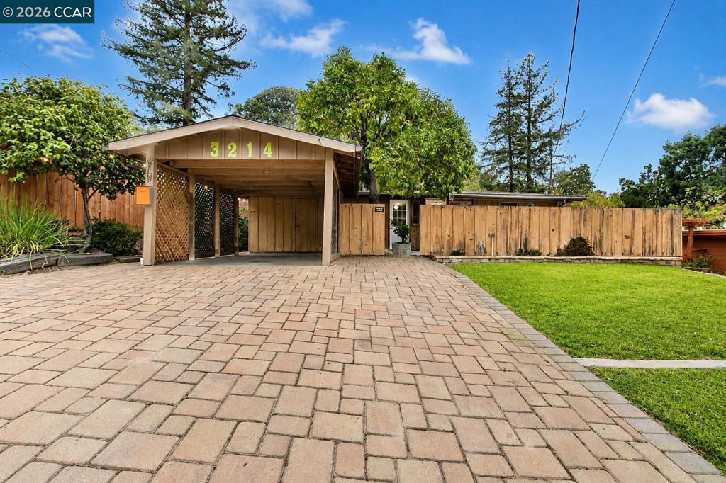 3214 Pine St.