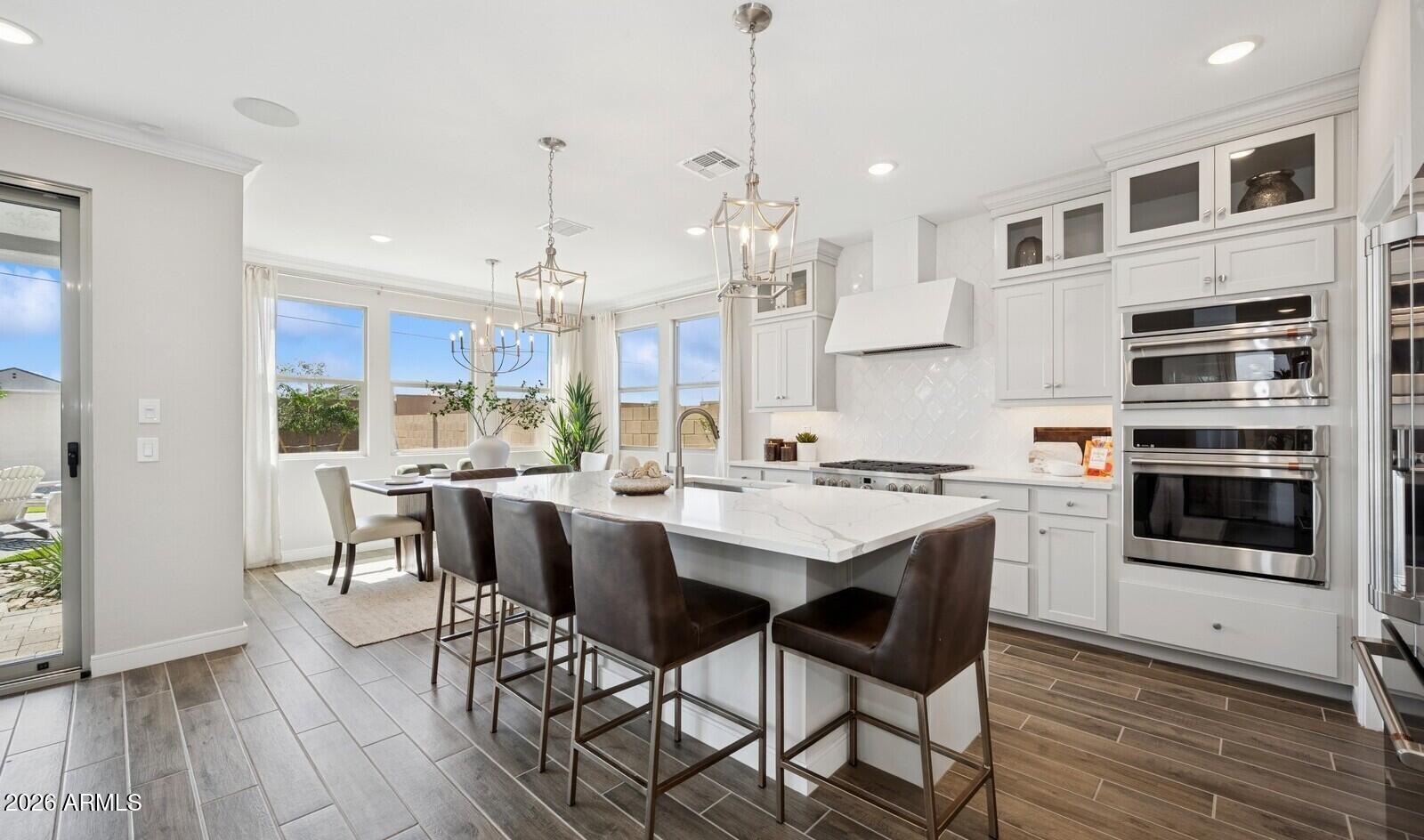 8054 W Loma Lane, Peoria, AZ 85345