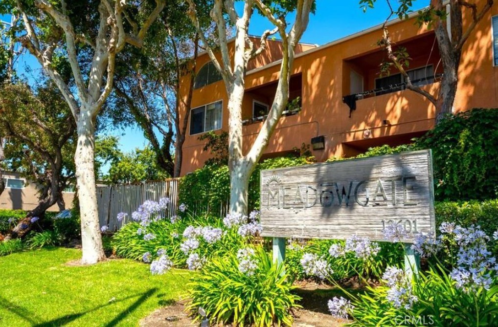 12601 Van Nuys 241