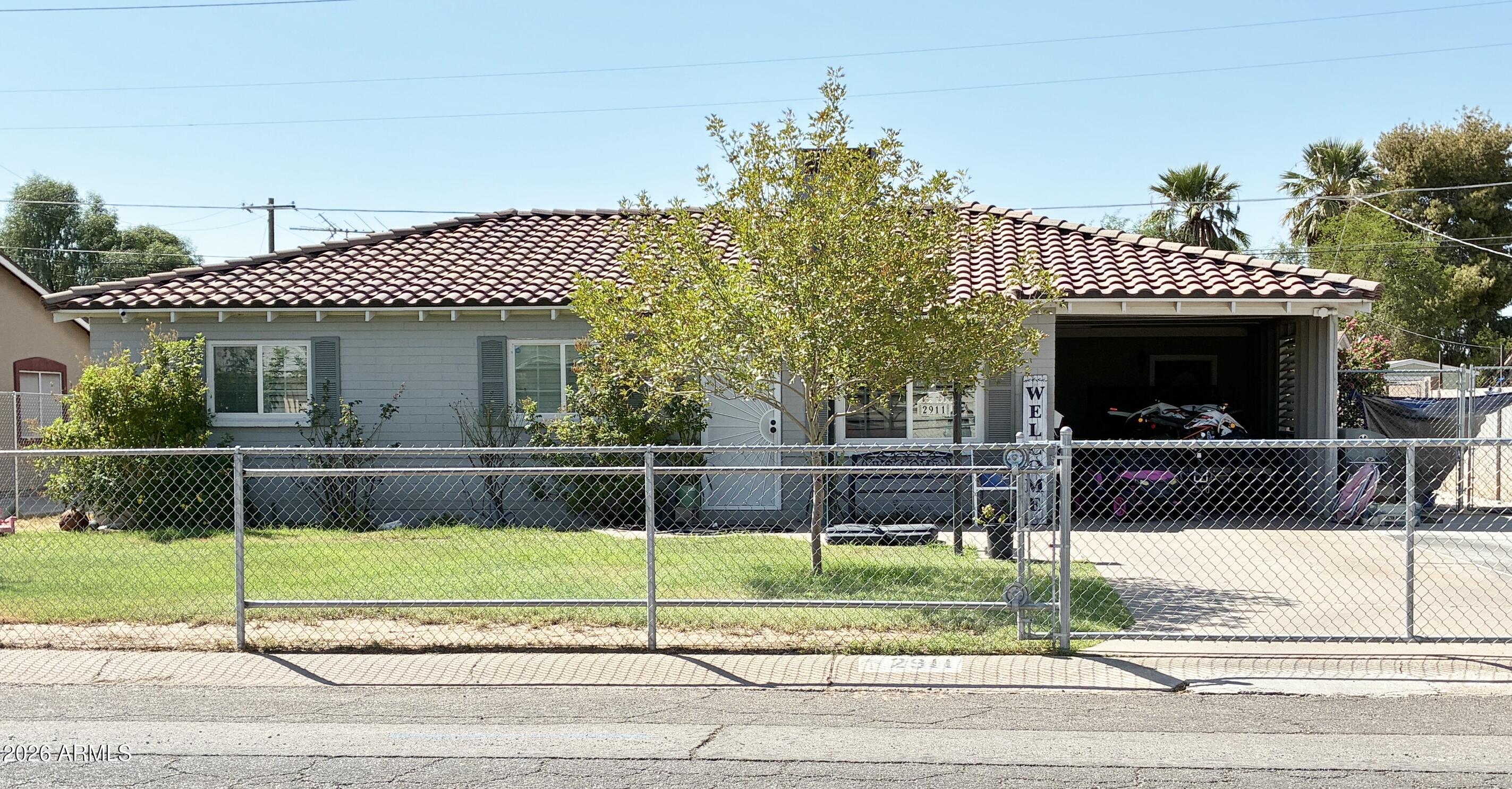 2911 W MONTEBELLO Avenue, Phoenix, AZ 85017