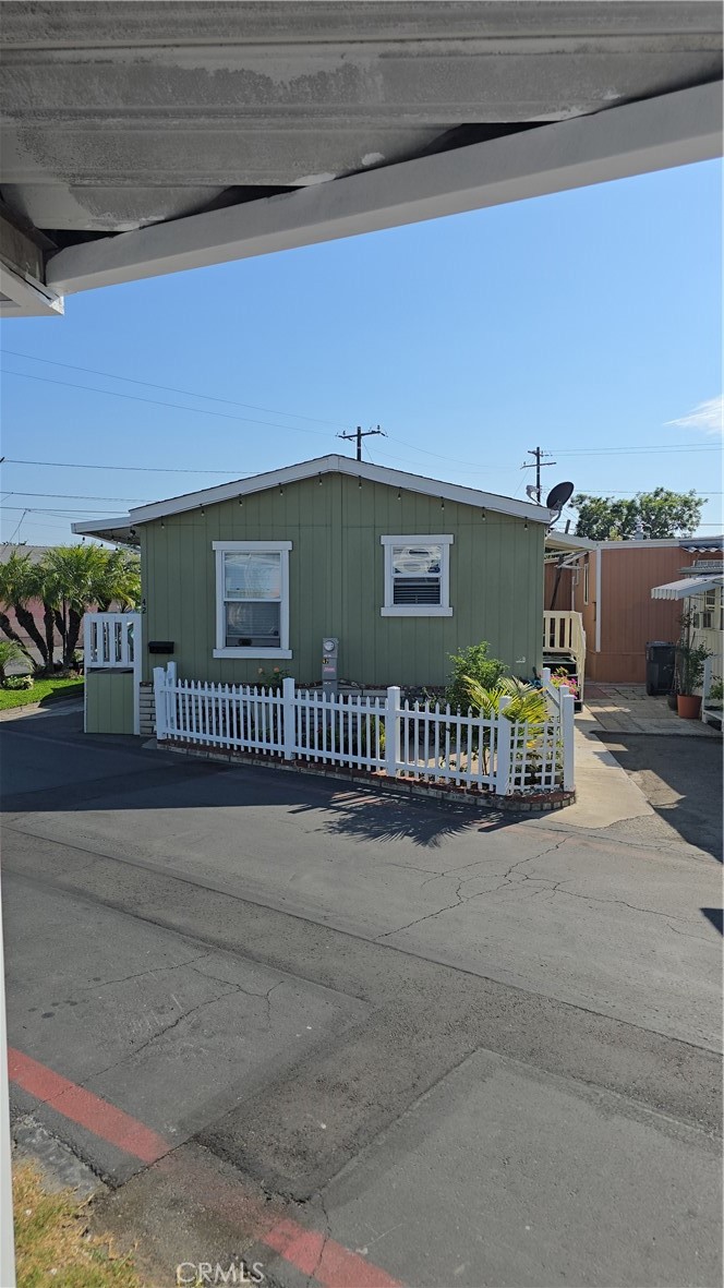 5002 W Mcfadden