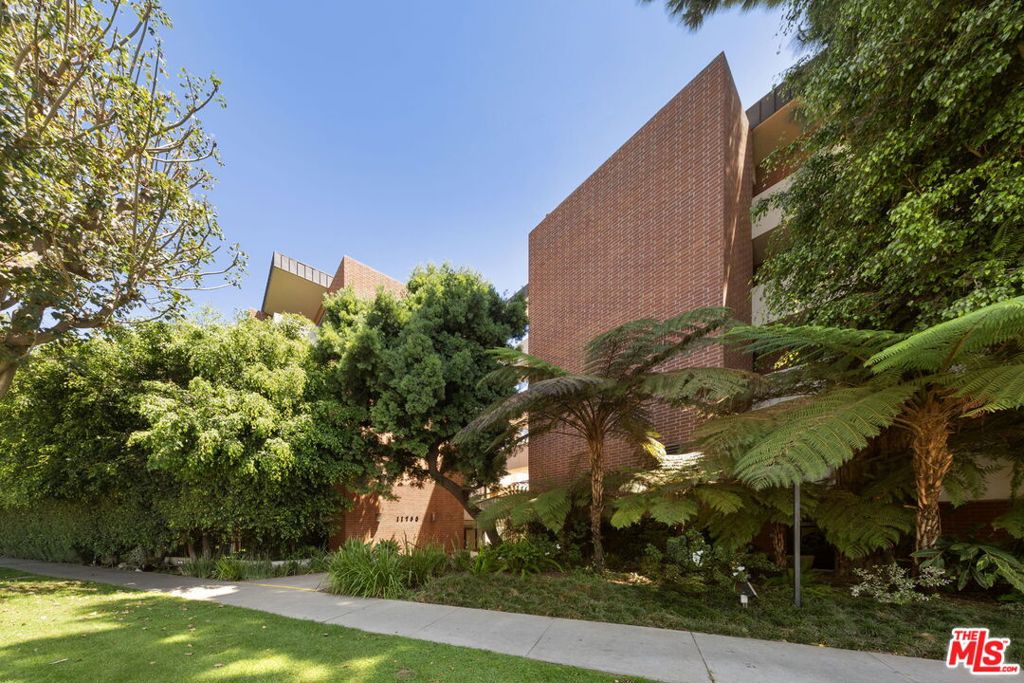 11750 W Sunset Boulevard 301