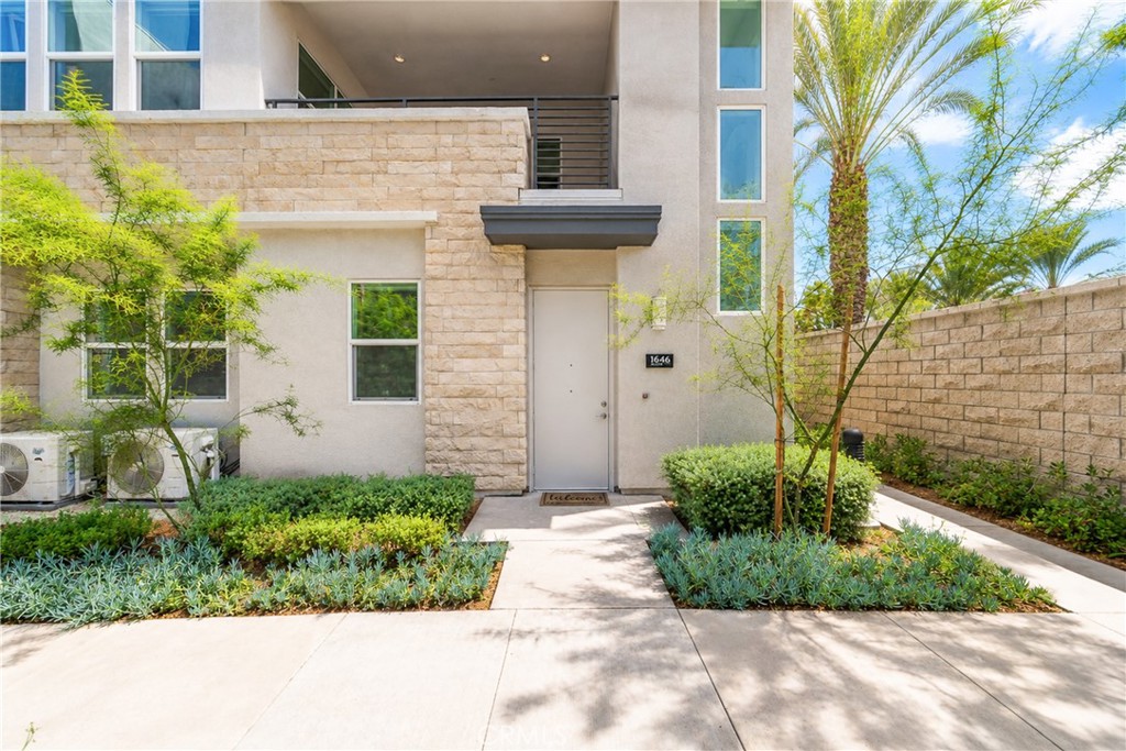 1646 S Urbana