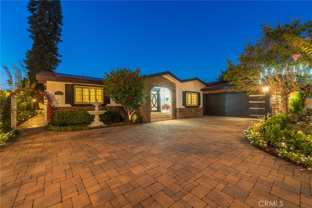 1861 W Chalet